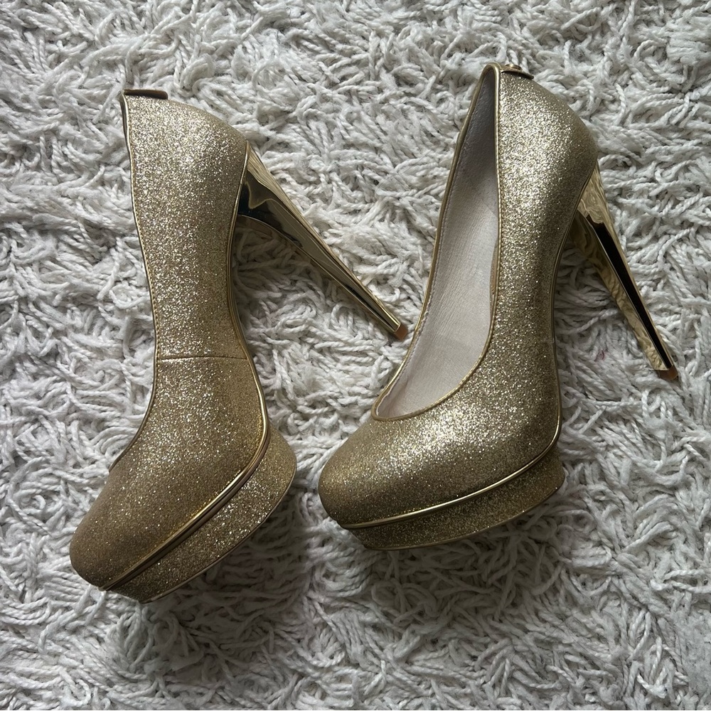 Michael Kors Gold Glitter Pumps